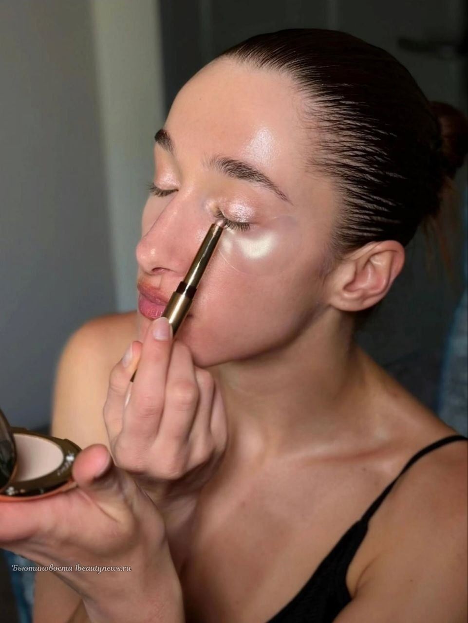 Charlotte Tilbury Exagger-Eyes Waterproof Eyeshadow Stick 2026